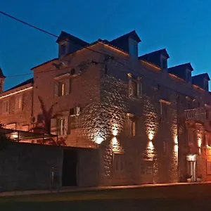 Carol 3*, Trogir Croatia